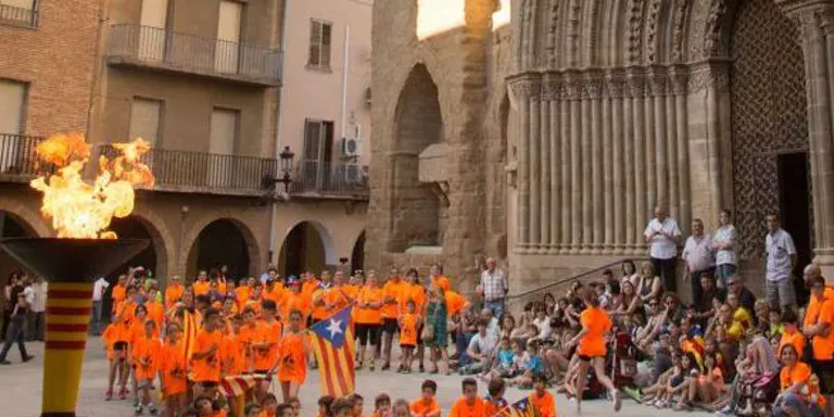 Més d'un centenar d'agramuntins baixen la Flama directament del Canigó