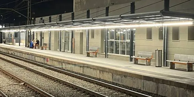 Renfe finalitza les obres de rehabilitació de les marquesines a l’estació de Vilassar de Mar