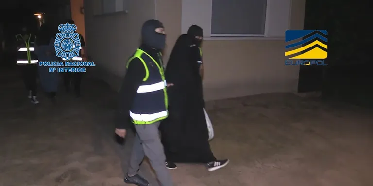 Detenen quatre persones a Cubelles i a altres punts de l’Estat per proselitisme i captació gihadista en xarxes socials