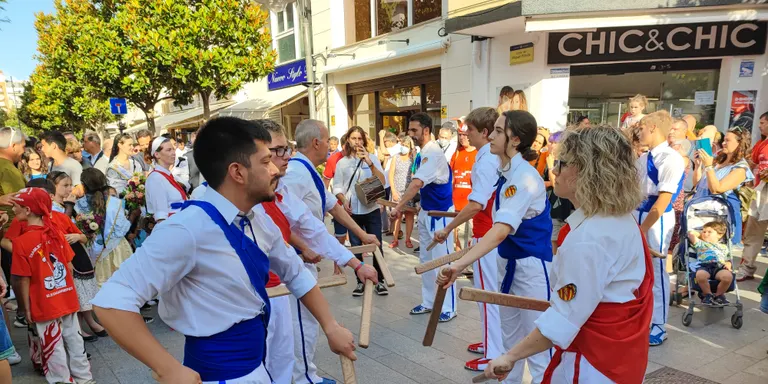 Cambrils celebra Sant Pere amb un Seguici festiu pels carrers del Port