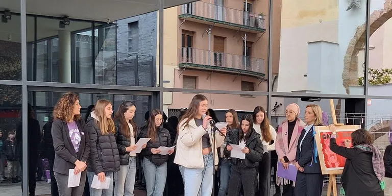 Instituts i escoles de Valls protagonitzen la jornada reivindicativa del 8M