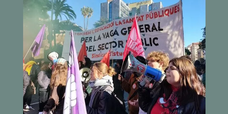 Més d'un miler de persones es manifesten en la segona jornada de vaga d'educació i sanitat a Tarragona
