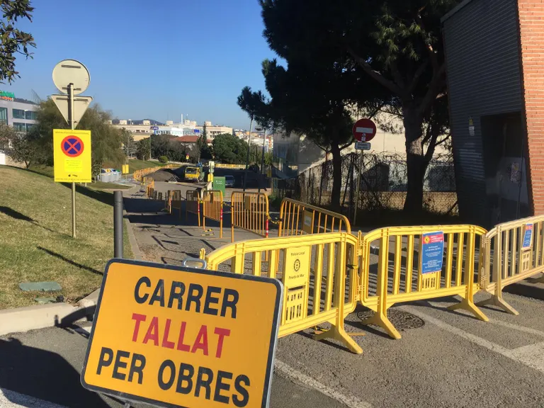 Obres d'asfaltat de carrers a Can Pelai, Can Cornet i al complex esportiu de Can Xaubet