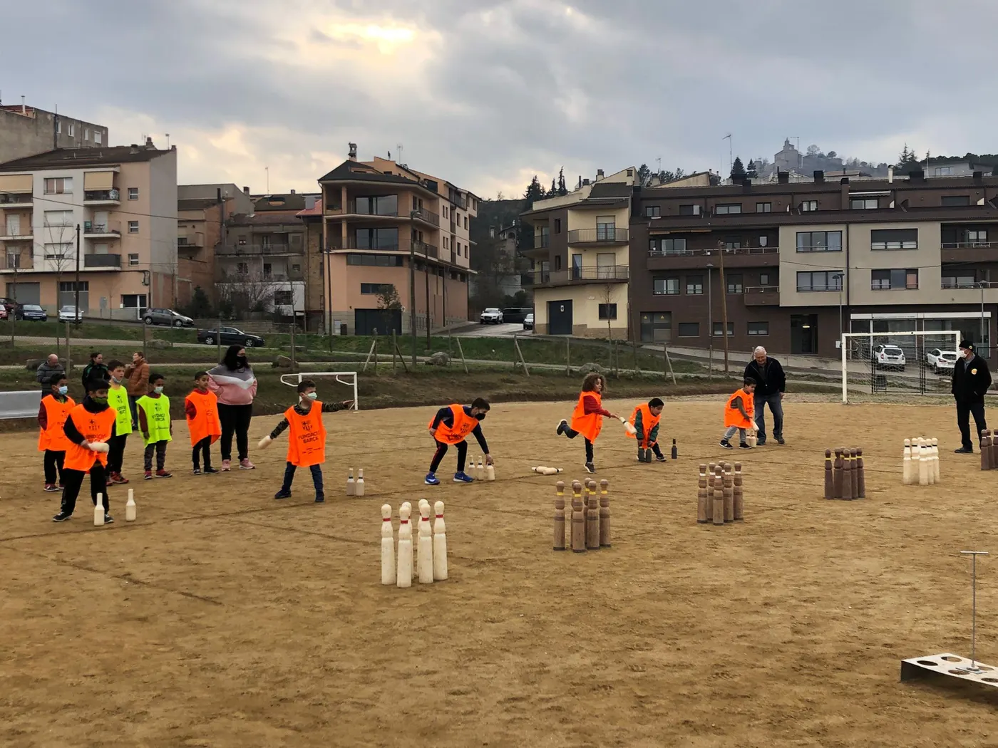 Avui s'obren les inscripcions per a les extraescolars gratuïtes de l'skatepark i de futbol a Solsona