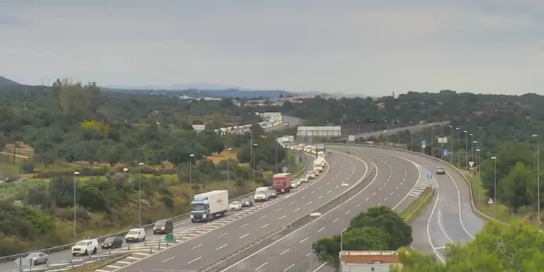Cues a l'AP-7 i l'N-340 per les restriccions en la mobilitat