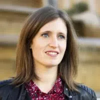 Entrevistes de la Plaça Mireia del 14/7/2020 — Catarsi a Can Ginestà: una exposició fotogràfica immersiva sobre el dol, les emocions i l'esperança - episode art