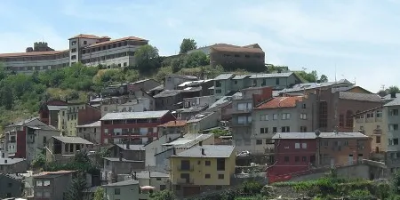 Compromís proposa impulsar un Pla de Façanes a Castellciutat
