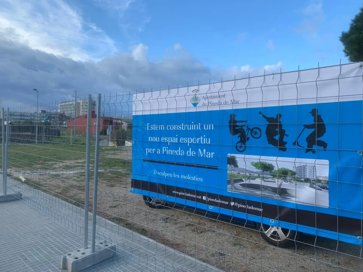 En Marxa-JxCat demana que mentre les obres de l'skate-parc no acabin, es vigili que no hi entrin joves
