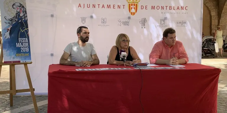 Les colles de l’Escola de Sardanes Flor de Neu tanquen temporada a Balaguer