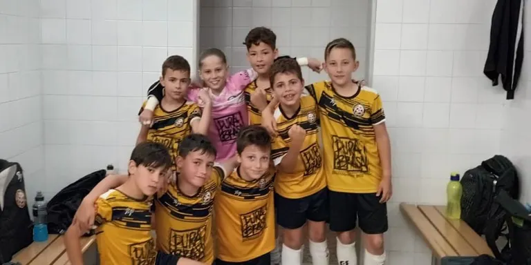 L'equip BENJAMÍ A del Racing Pineda s'ha classificat entre els 16 millors equips de Catalunya