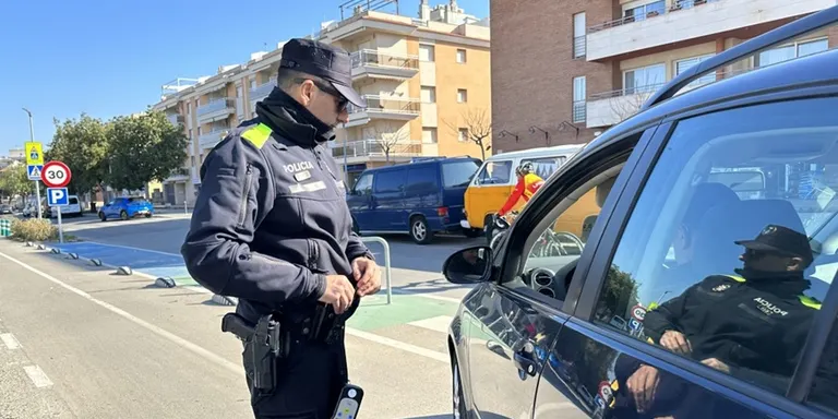 La Policia Local posa en marxa una campanya de control d'alcoholèmia i drogues per Sant Joan