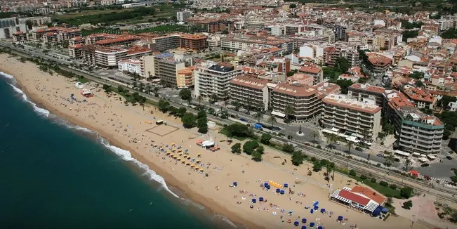 Pineda té un cens de 26.659 habitants i significa el 5,95% de població del Maresme