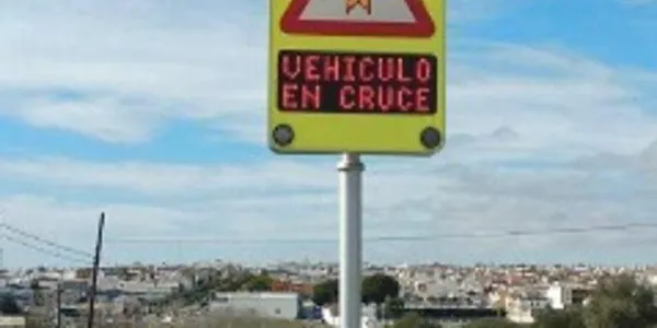 La Pobla de Montornès millora les indicacions en un encreuament de poca visibilitat
