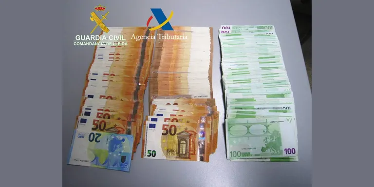 Intervinguts 30.000 euros a la duana de la Farga de Moles