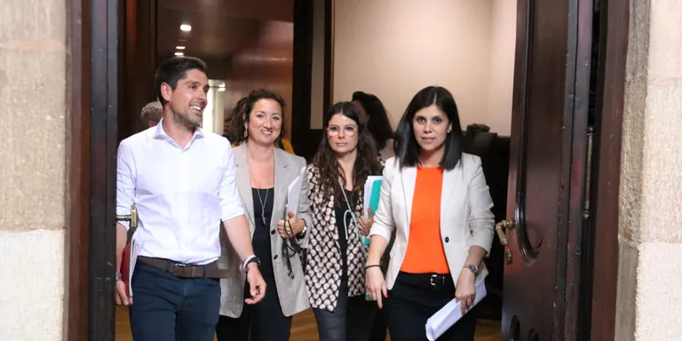 PSC, ERC, Junts i comuns acorden una nova llei perquè el català sigui llengua vehicular i el castellà, "d'ús curricular"