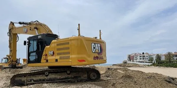 Comencen els treballs de regeneració de la platja Llarga de Roda de Berà