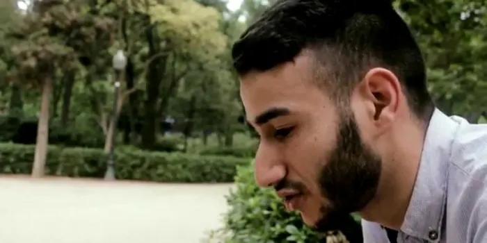 Vida en el centro és un videoclip gravat a Arenys que parla sobre l'arribada de menors a la vila