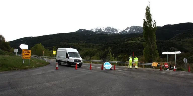 Tallat l'accés a la Molina per la GIV-4082 per obres de reasfaltatge