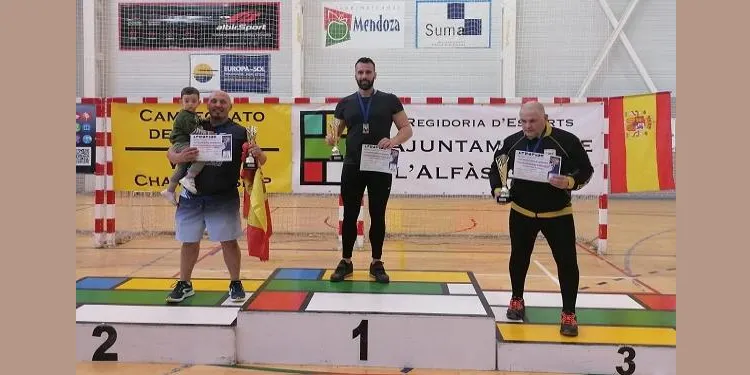 Èric Vicens revalida el títol de campió amateur del Campionat Europeu de Press Banca – Resistència
