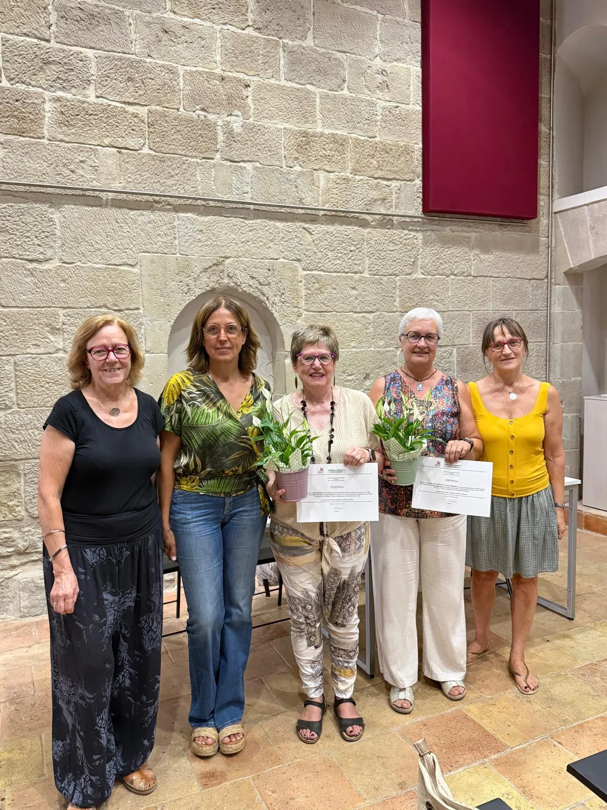 Montse Gil i Carme Vila guanyen el 14è Concurs de Relats de la Gent Gran del Solsonès
