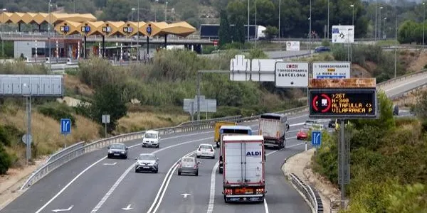 La variant de l'N-340 a Torredembarra és un dels punts on es concentren més accidents de vehicles pesants