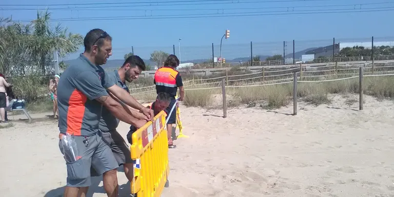 Prohibit temporalment l’accés i el bany a la platja ubicada entre Ronda Vilassar i carrer Sant Vicenç
