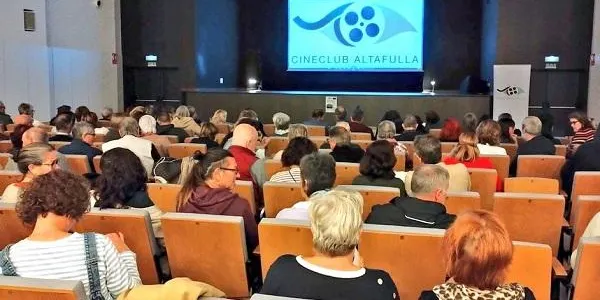 El Cineclub Altafulla Link vol recuperar el "cinema de barri" amb sessions estables al Casal Municipal de La Violeta