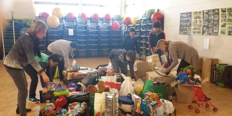 Mercat solidari per Carnaval a l'Escola Pau Claris