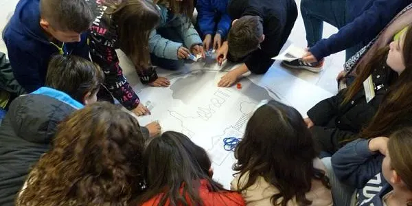 Les escoles del Tarragonès i del Baix Penedès exposen a Altafulla la seva tasca en favor de la conscienciació mediambiental en els infants