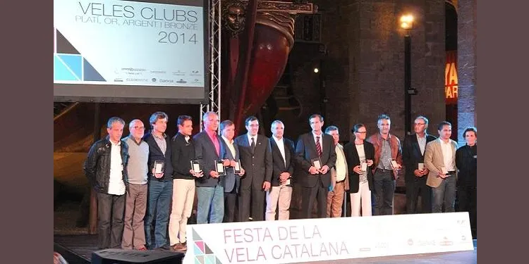 El Club Marítim d’Altafulla rep la Vela de Platí de mans de la Federació Catalana de Vela