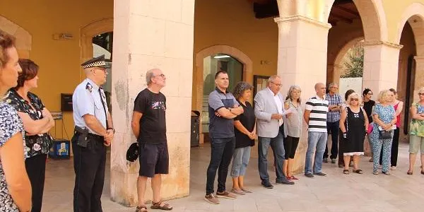 L’Ajuntament d’Altafulla se suma al record de les víctimes dels atemptats terroristes de Barcelona i Cambrils