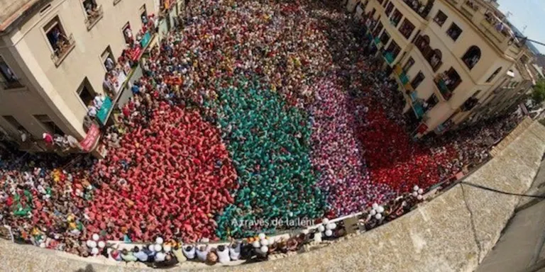 La diada castellera de Sant Fèlix torna amb la presència de les dues colles vallenques