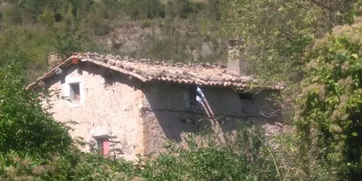 Robatori de les teules d'una casa pairal de la Vansa