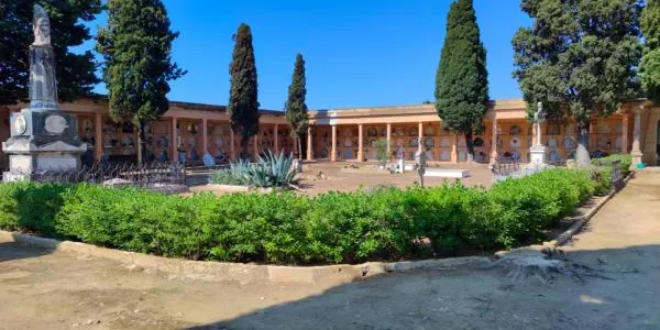 El cementiri de Torredembarra està pendent de la reparació d’una teulada per garantir la seguretat del recinte