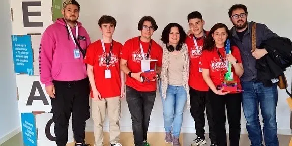Dos equips pinedencs classificats a la final de la Robocat, el Campionat de Robòtica de Catalunya
