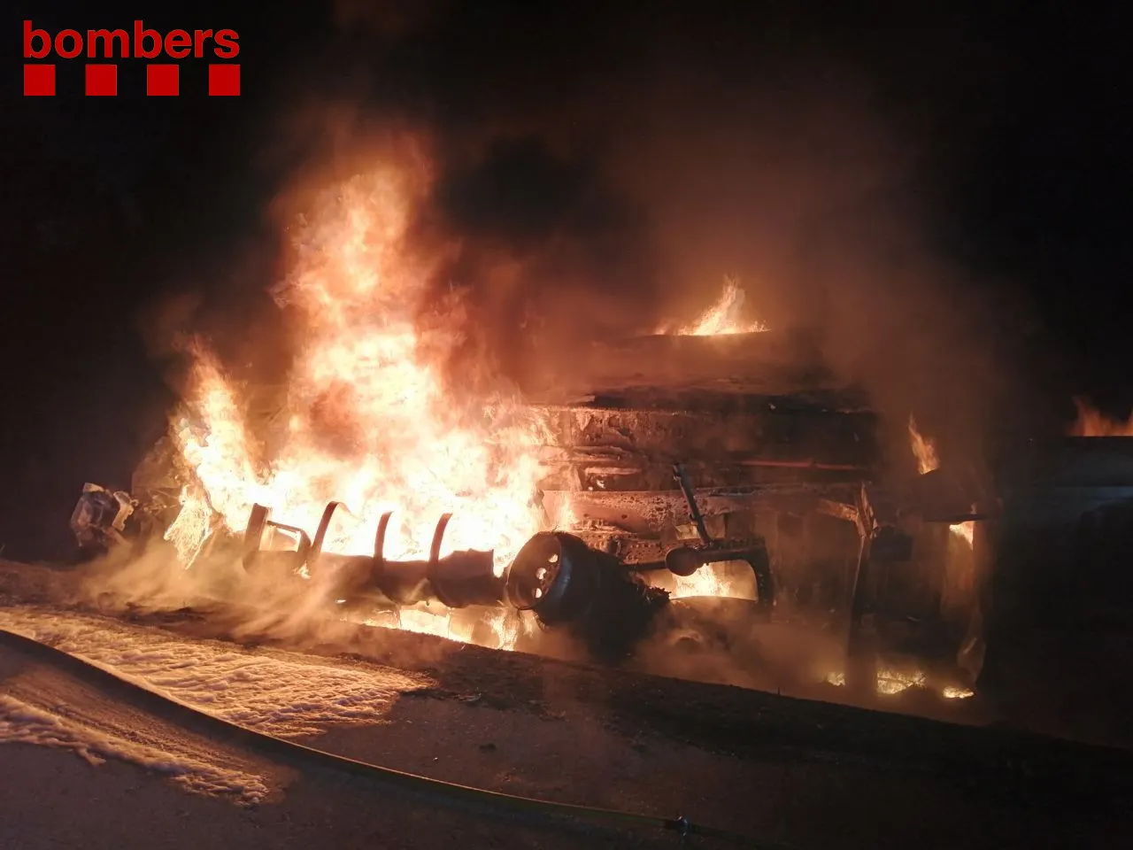 L’incendi d’un camió a Vila-seca provoca una cua de dos quilòmetres a l’AP7