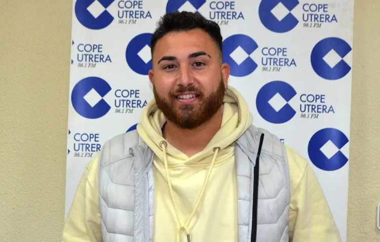 El utrerano David Rubia visita COPE Utrera en el inicio de su carrera artística