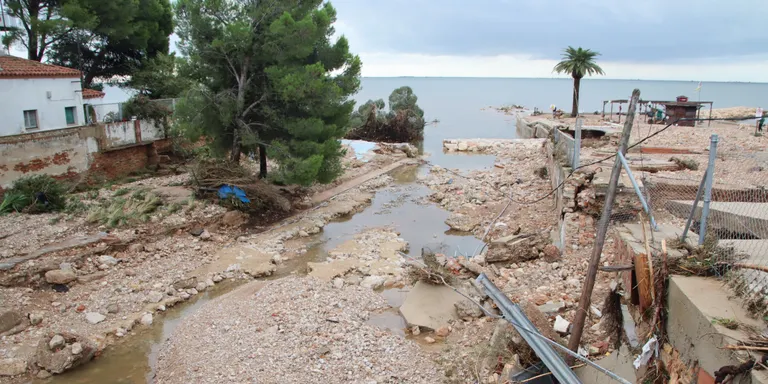 El pont de l'entrada principal de la Ràpita s'haurà de refer pel dany causat pels aiguats