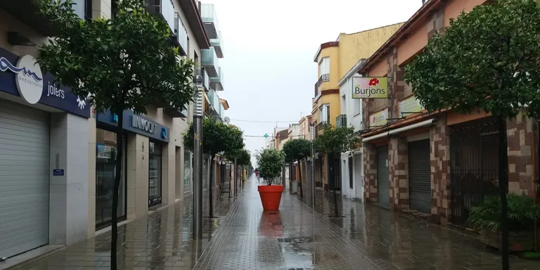 L'Ajuntament de Pineda limita els horaris comercials a les 7 del vespre