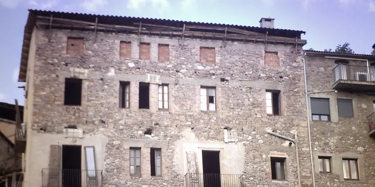 Valls d'Aguilar adquireix un edifici per ubicar-hi el nou ajuntament i un centre cívic