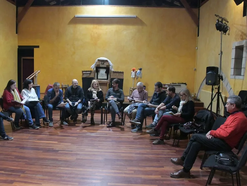 La reunió de la Taula de la Memòria Història s'ha fet al Castell. Foto: Localpres-Ajuntament de Rub