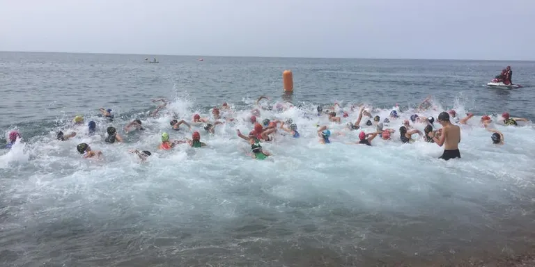 L'equip de la pinedenca Anna Flaquer guanya la TriRelay Triatló de Pineda