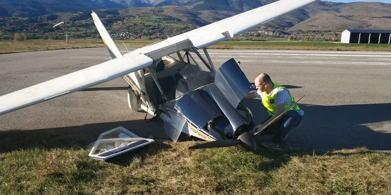 Ferit lleu el pilot d'un ultralleuger en estavellar-se a Alp