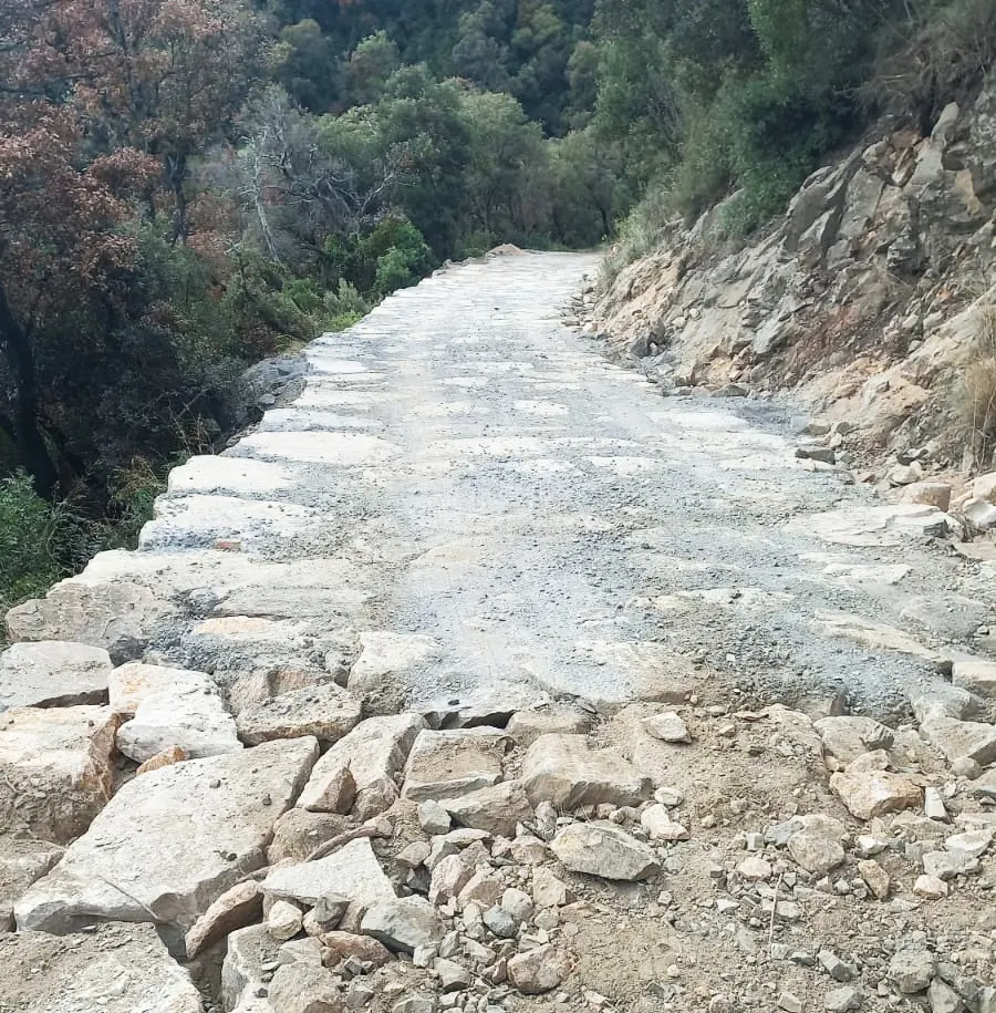 Es fan obres de millora a la carretera de Coll de Porc a l'ermita de l'Erola