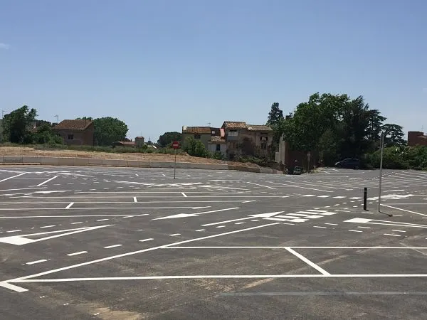 L’Ajuntament de Valls reobre l’aparcament municipal de l’Hort del Carme després de les obres d’asfaltatge