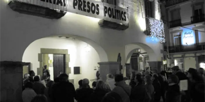 La plaça de l’Ajuntament torna a ser un dels punts de concentració per demanar l’alliberament d’Oriol Junqueras