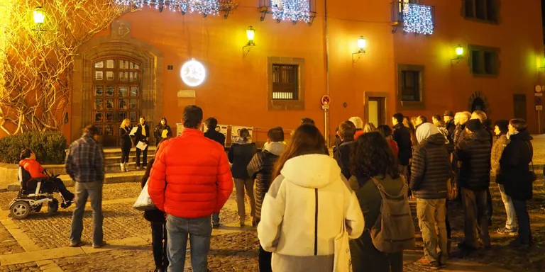 Una concentració i una marxa de torxes reclamen a la Seu l'alliberament de Jordi Sànchez i Jordi Cuixart