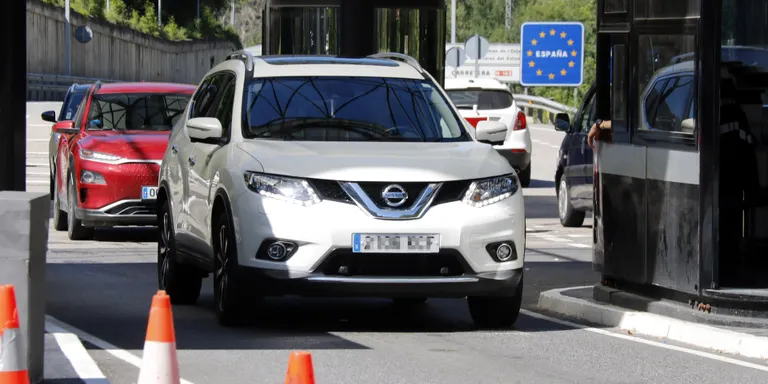 Degoteig constant d'entrada de vehicles a Andorra procedents de Catalunya en el primer dia de la reobertura de fronteres