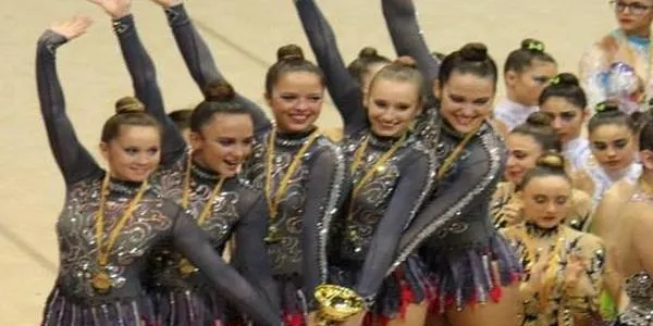 Les gimnastes d’Altafulla Sonia Belmonte i Laia Beguerias es preparen pel Campionat d’Espanya de Conjunts