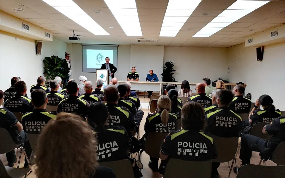La Policia Local i l’Ajuntament lliuren els diplomes i les medalles que reconeixen els mèrits del cos